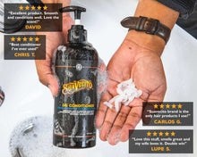 Suavecito OG Conditioner customer reviews graphic with 5-star ratings and testimonials praising hydration, detangling, lightweight feel, and signature scent.