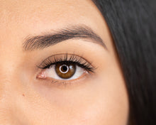 closeup of eye with De La Rosa Synthetic Silk Lashes