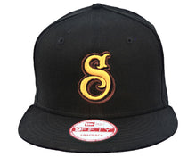 Load image into Gallery viewer, New Era Black Snap-Back with Esse Logo - Front
